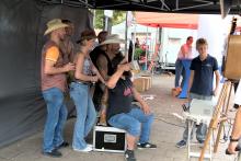 2025-09-21-US-Car-Treffen-Menschen_007